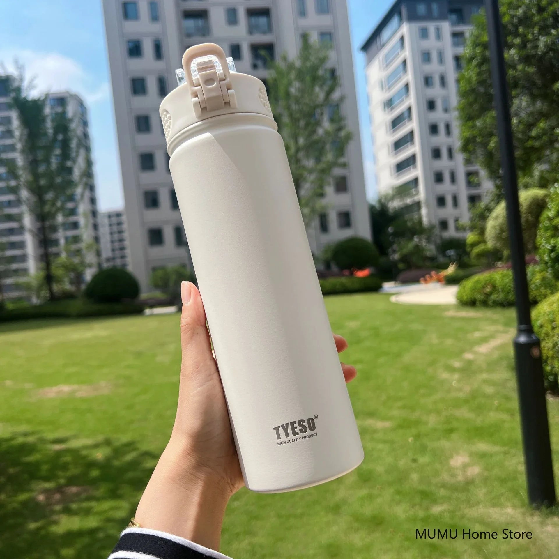 WATER BOTTLE WITH STRAW