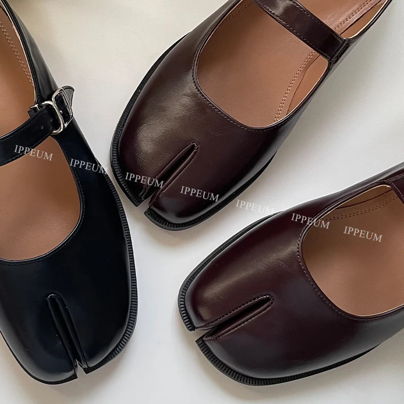 LEATHER SPLIT TOE SHOE