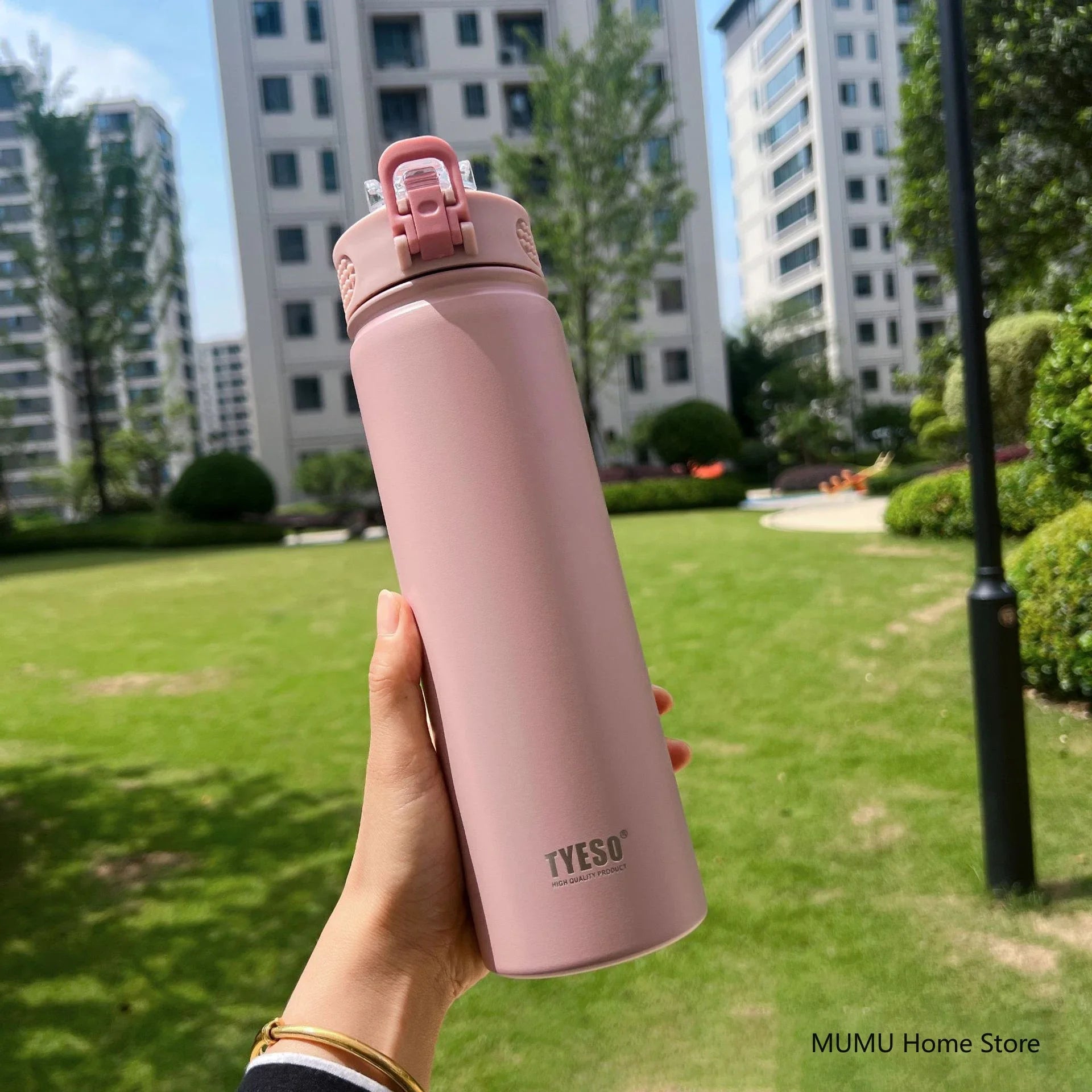 WATER BOTTLE WITH STRAW